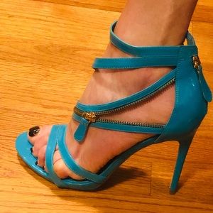 Guess sandals with decorative zipper